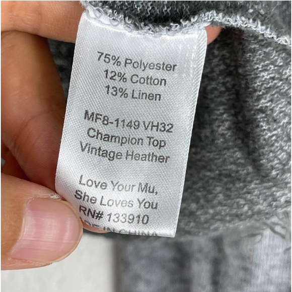 Show Me You Mumu Top Womens Medium Gray Champion Vintage
Heather Long Sleeve Tee - Picture 7 of 8